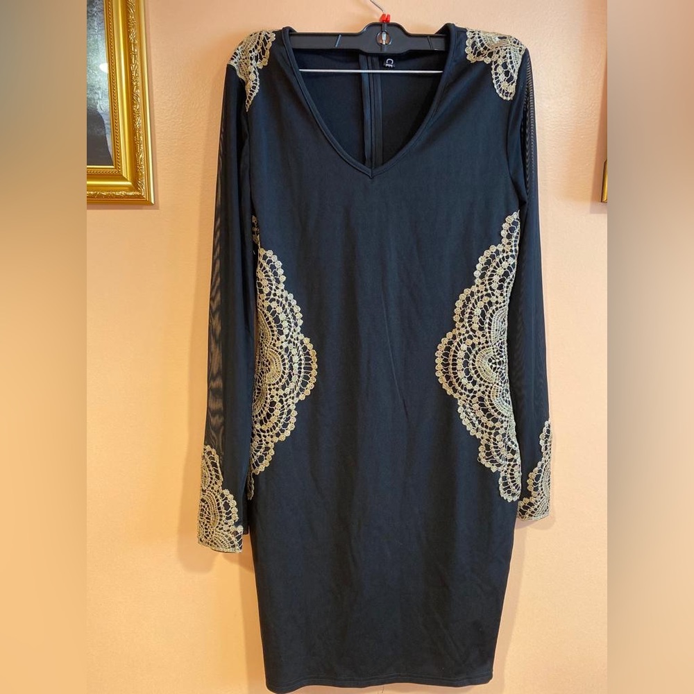 Chic/Boutique/Rose, M, Black with gold embroidery on a sides